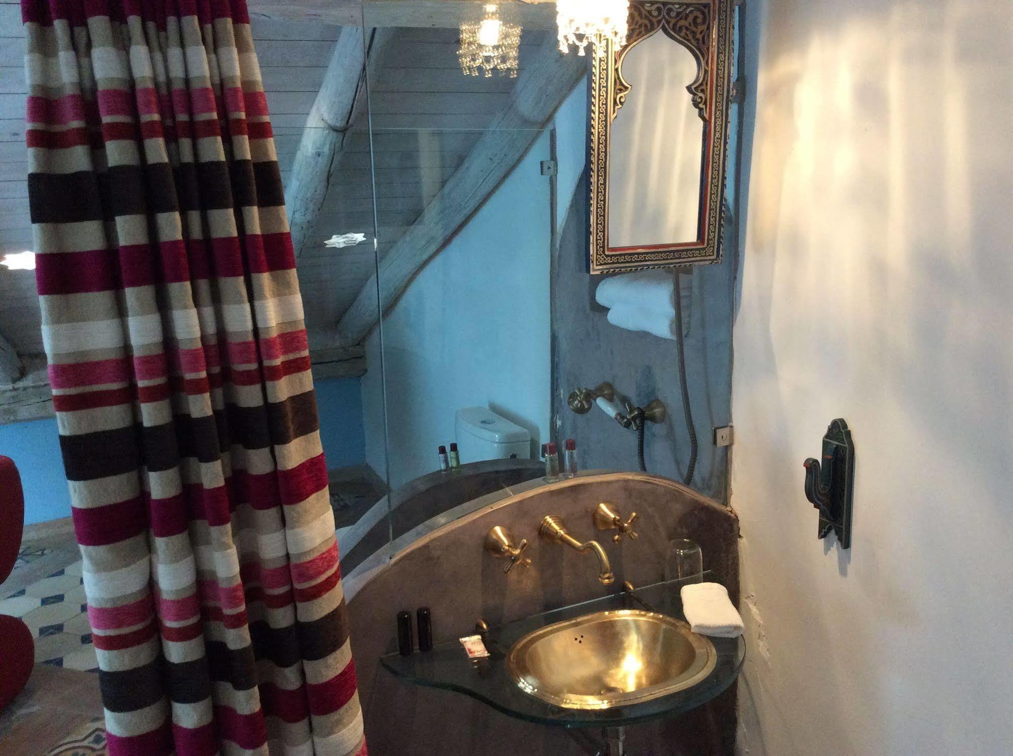 Hotel La Boheme กาเซเรส ภายนอก รูปภาพ