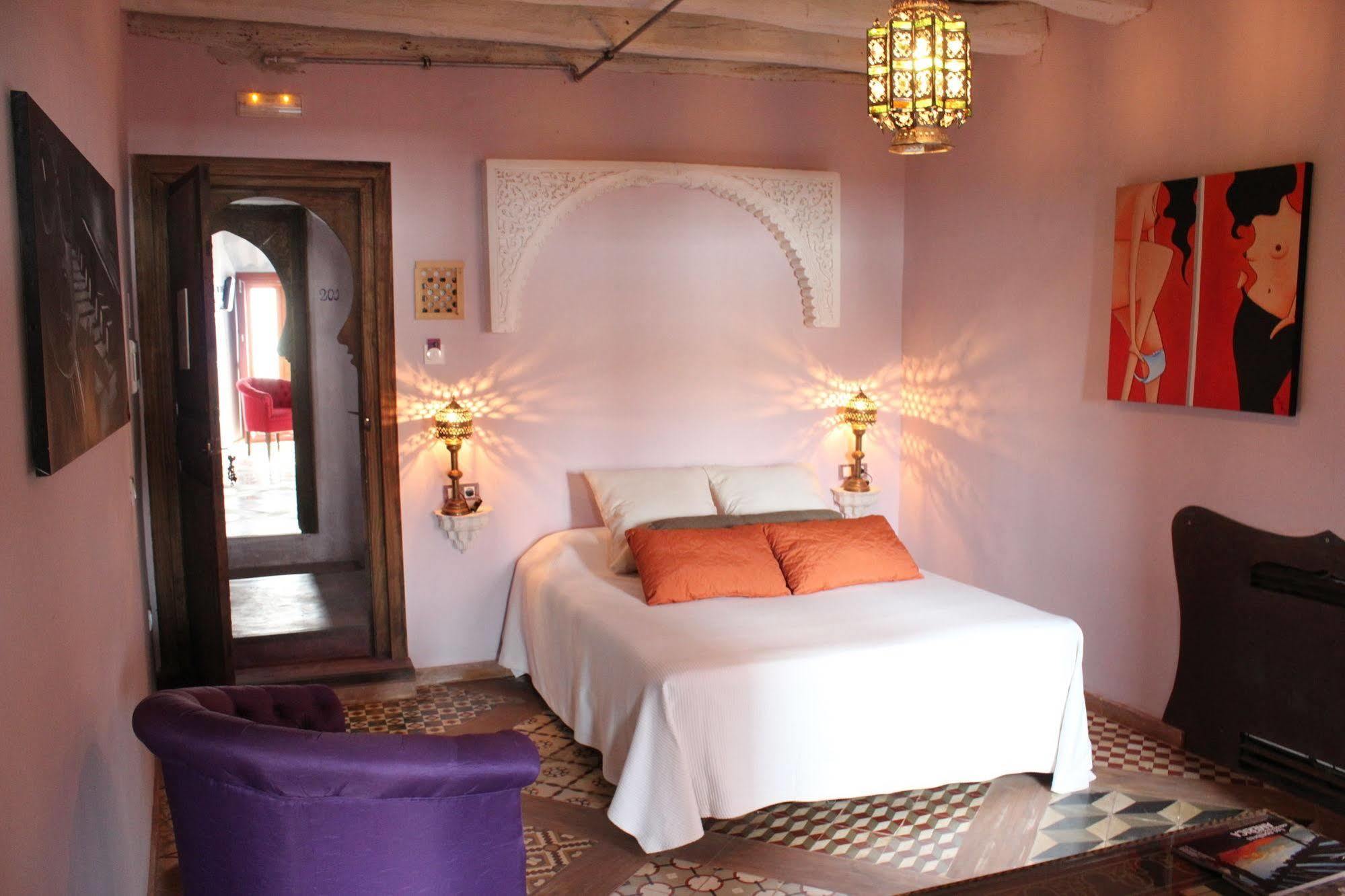 Hotel La Boheme กาเซเรส ภายนอก รูปภาพ