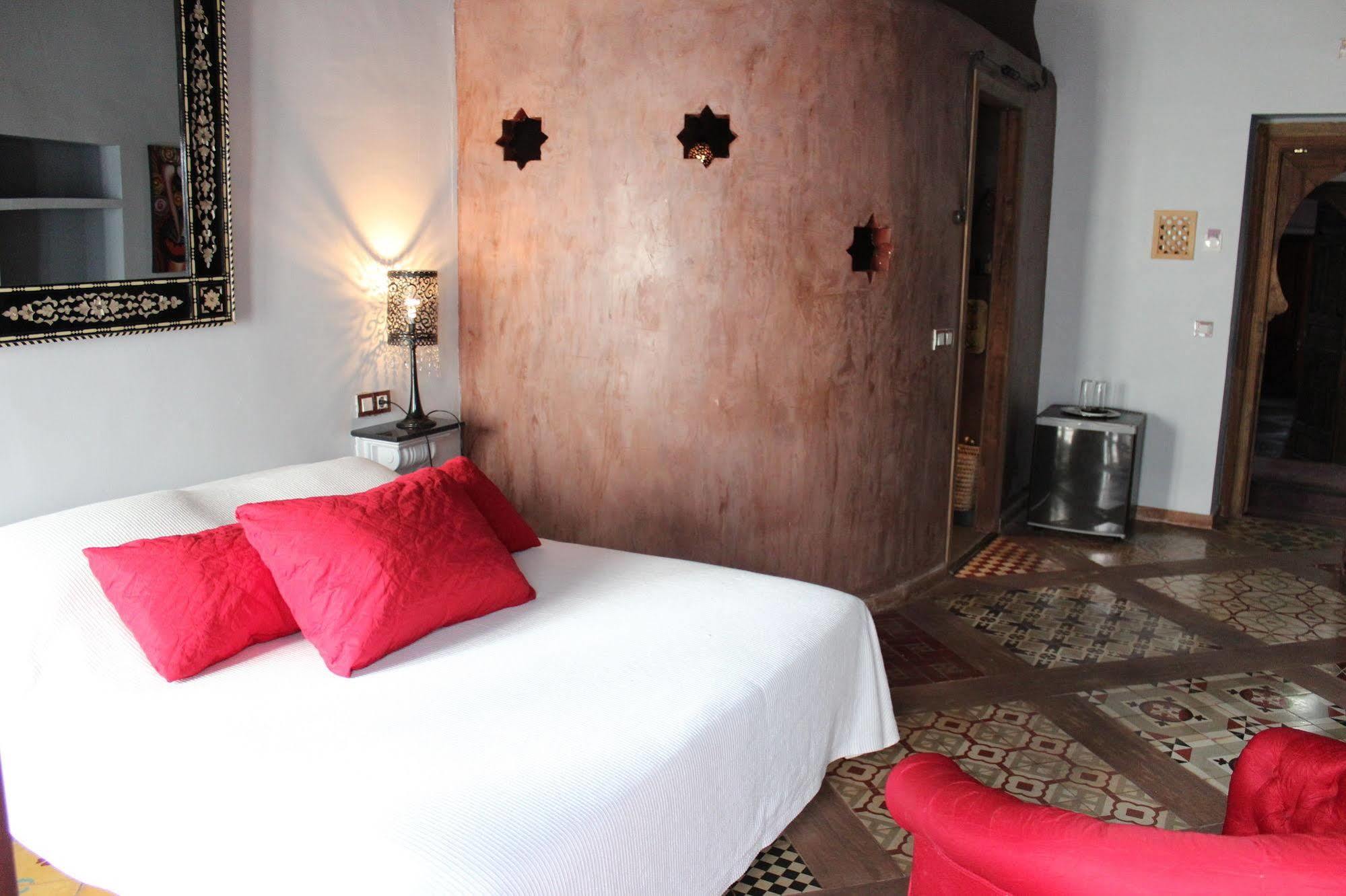 Hotel La Boheme กาเซเรส ภายนอก รูปภาพ